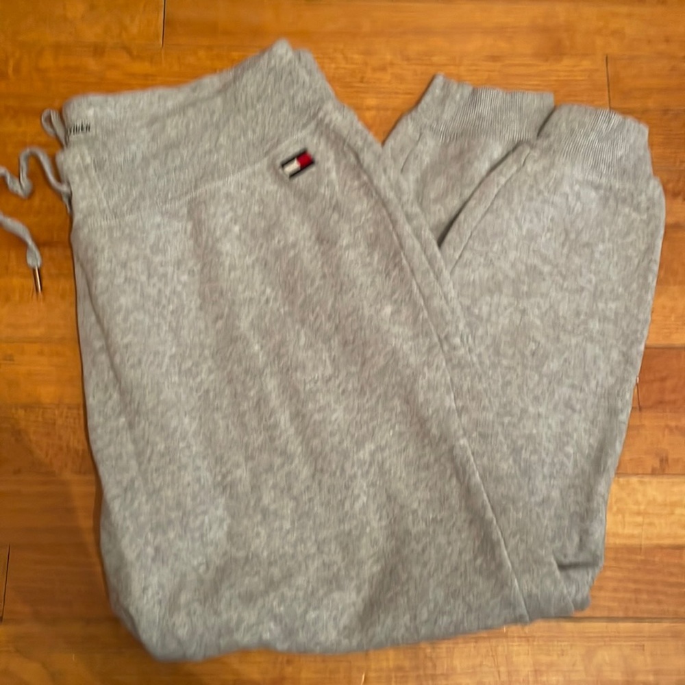 Tommy Hilfiger Gray Sweats, XL